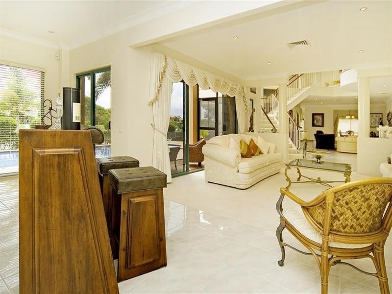 1061 Rosebank Way West, Rosebank Gardens, Hope Island QLD 4212