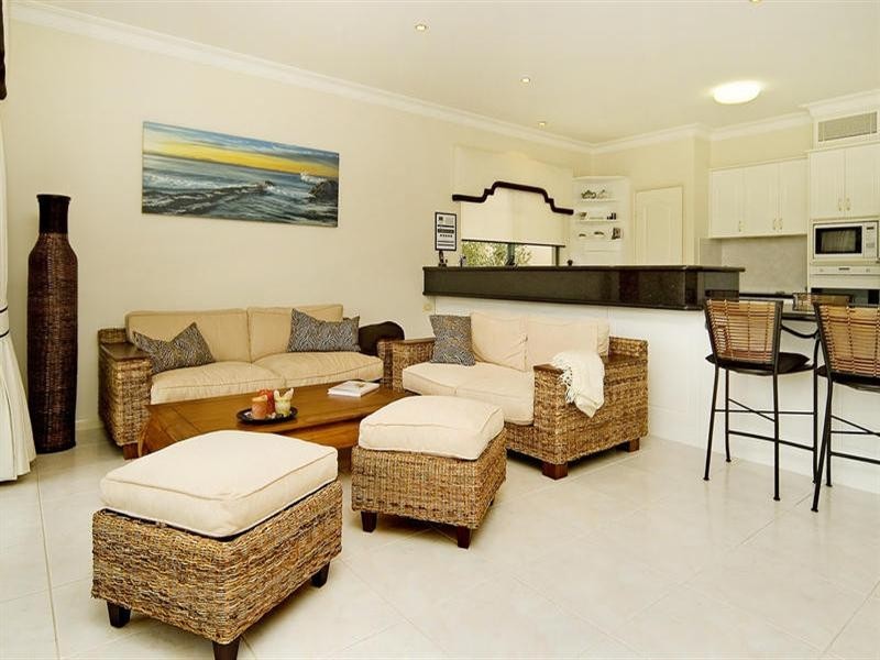 1061 Rosebank Way West, Rosebank Gardens, Hope Island QLD 4212