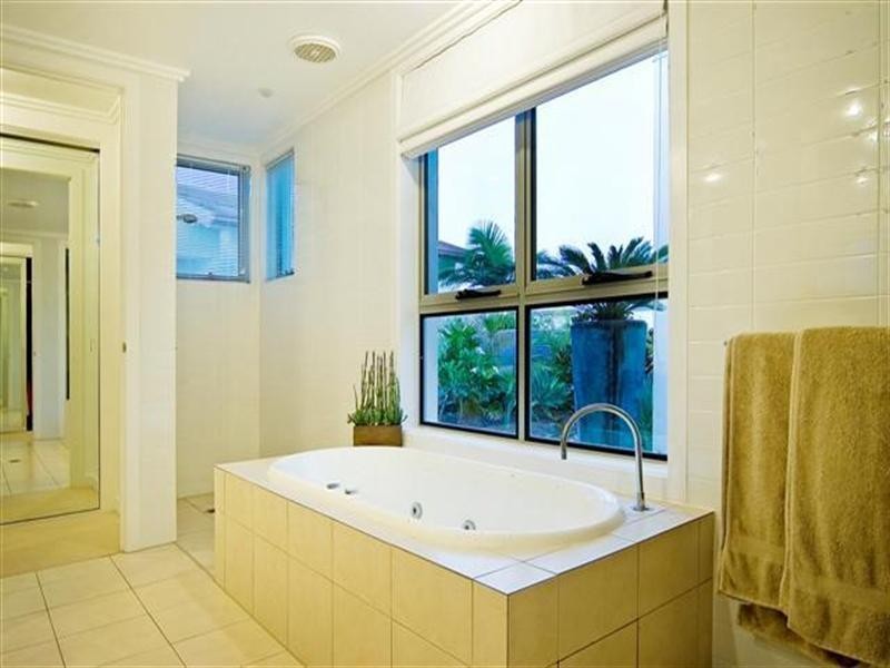 2823 Gracemere Circuit, Hope Island QLD 4212