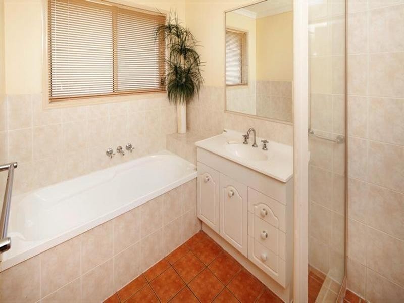 102 Santa Isobel Boulevard, Pacific Pines QLD 4211