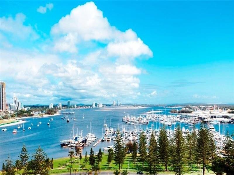 46 22 Montgomery Avenue, Main Beach QLD 4217