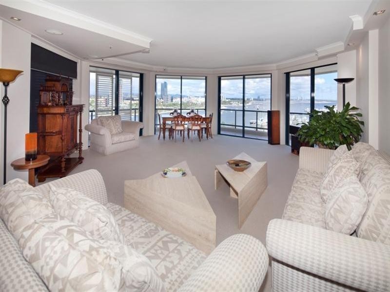 46 22 Montgomery Avenue, Main Beach QLD 4217