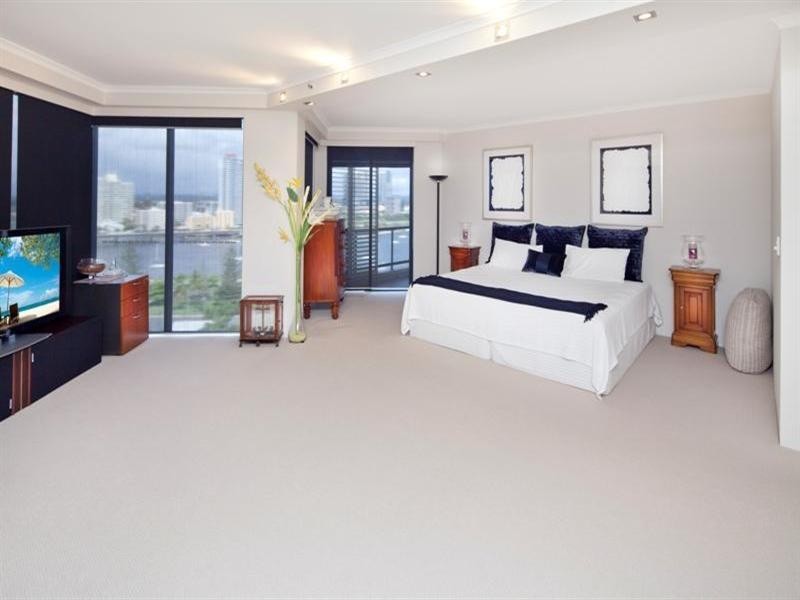 46 22 Montgomery Avenue, Main Beach QLD 4217