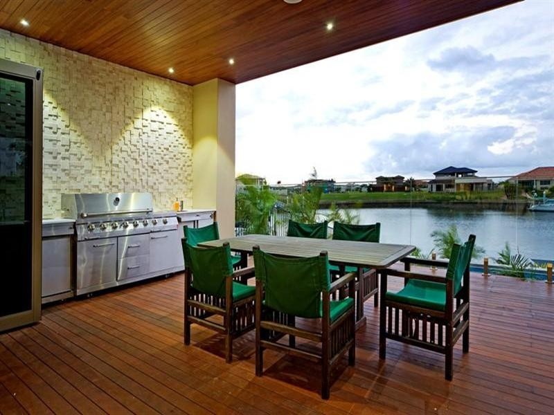 2231 Glengallon Way, Hope Island QLD 4212