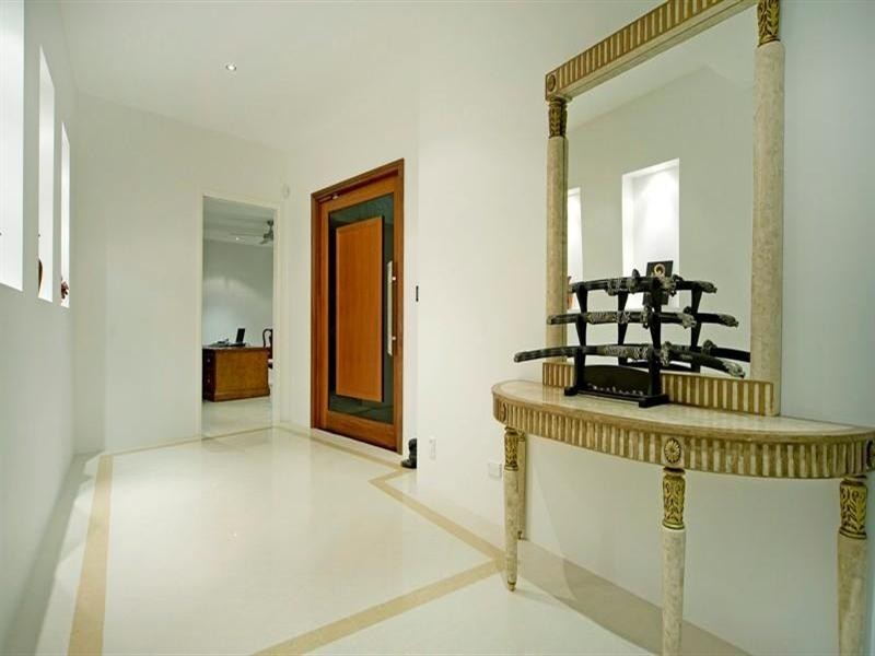 2231 Glengallon Way, Hope Island QLD 4212