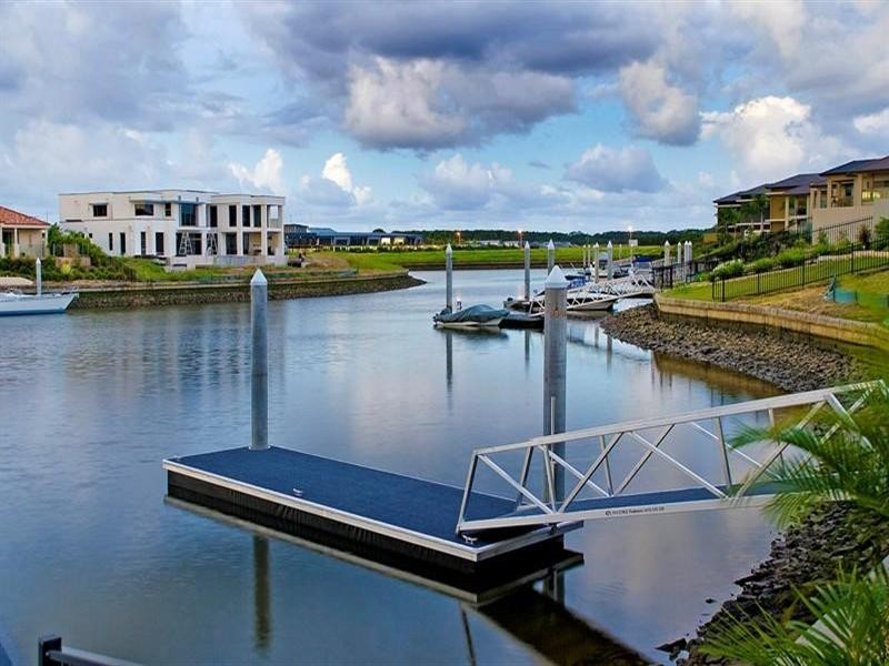 2231 Glengallon Way, Hope Island QLD 4212