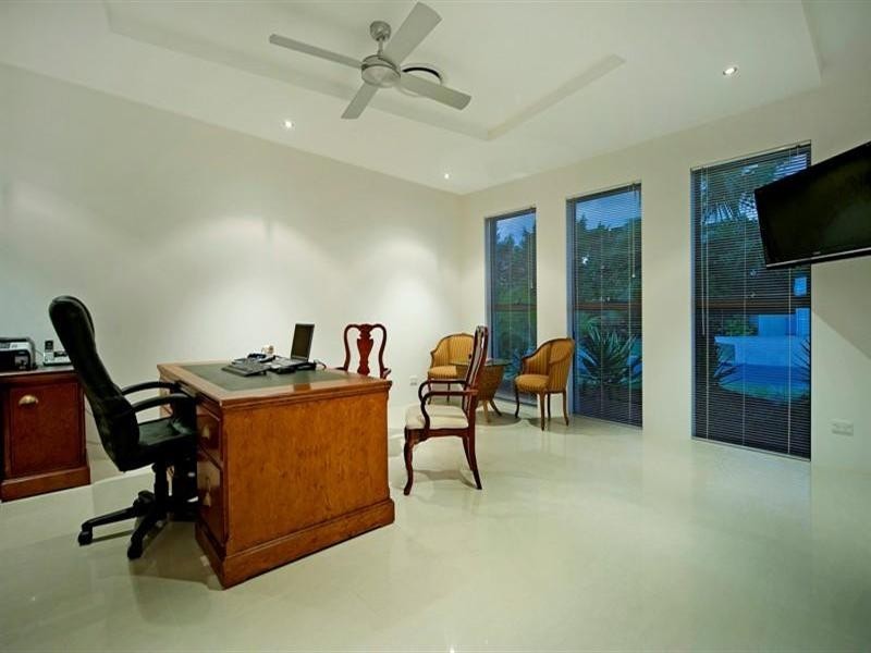2231 Glengallon Way, Hope Island QLD 4212