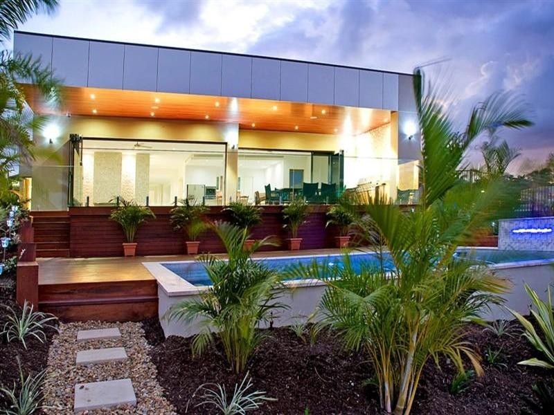 2231 Glengallon Way, Hope Island QLD 4212
