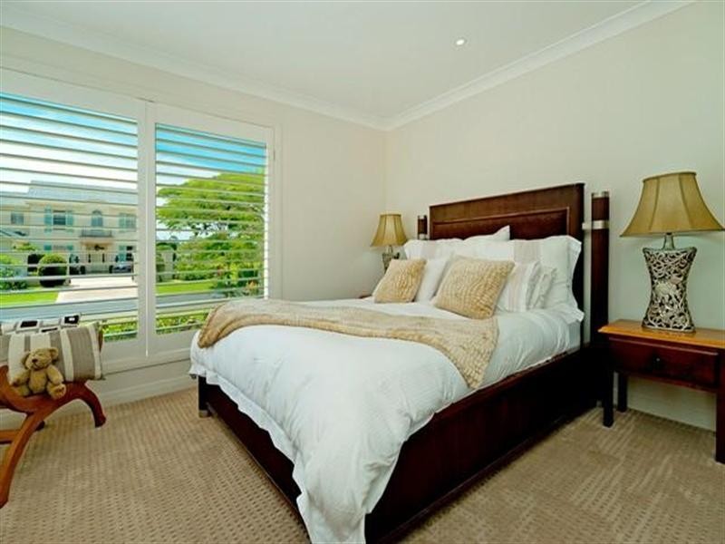 1108 Beechwood Drive, Hope Island QLD 4212