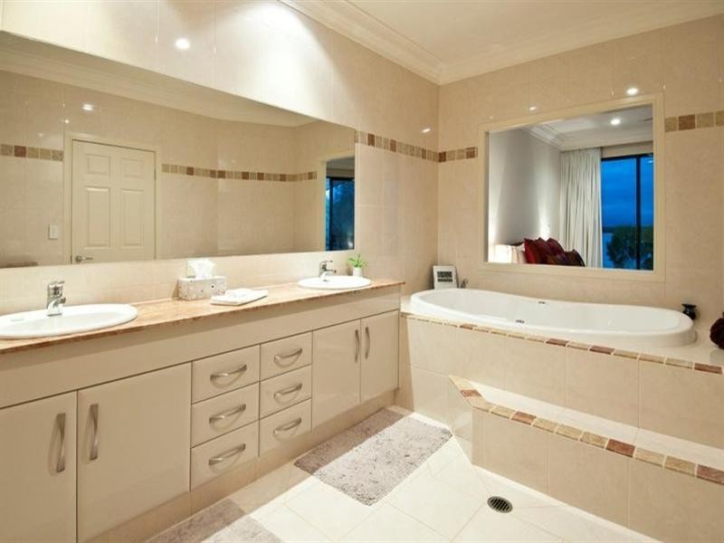 36 Anglers Esplanade, Runaway Bay QLD 4216