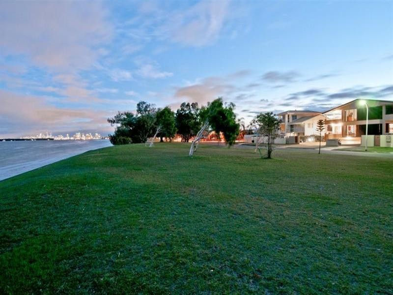 36 Anglers Esplanade, Runaway Bay QLD 4216