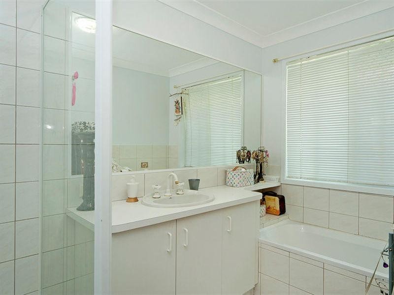 40 Monterey Keys Drive, Helensvale QLD 4212