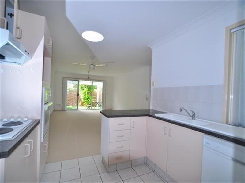12 433 Pine Ridge Road, Runaway Bay QLD 4216