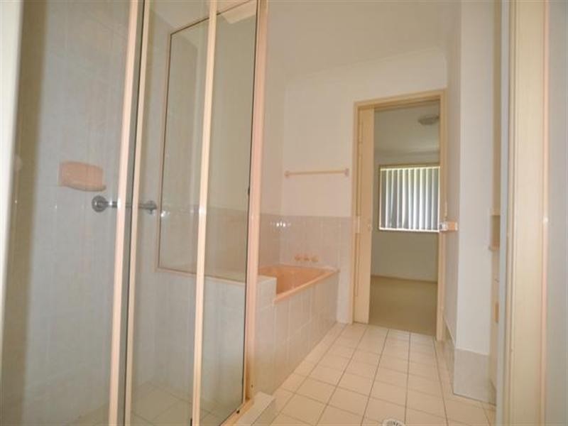 12 433 Pine Ridge Road, Runaway Bay QLD 4216