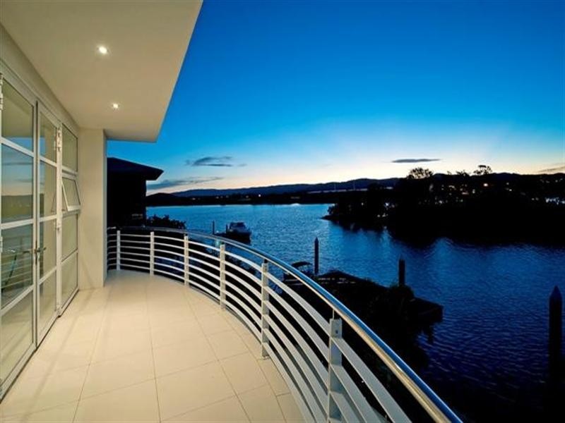 2337 Cressbrook Drive, Hope Island QLD 4212