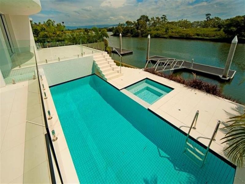 2337 Cressbrook Drive, Hope Island QLD 4212