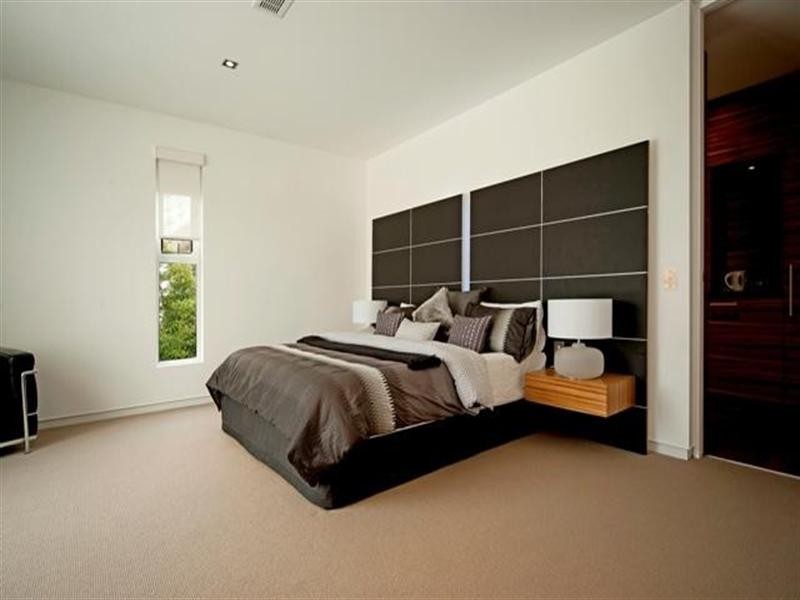 2337 Cressbrook Drive, Hope Island QLD 4212