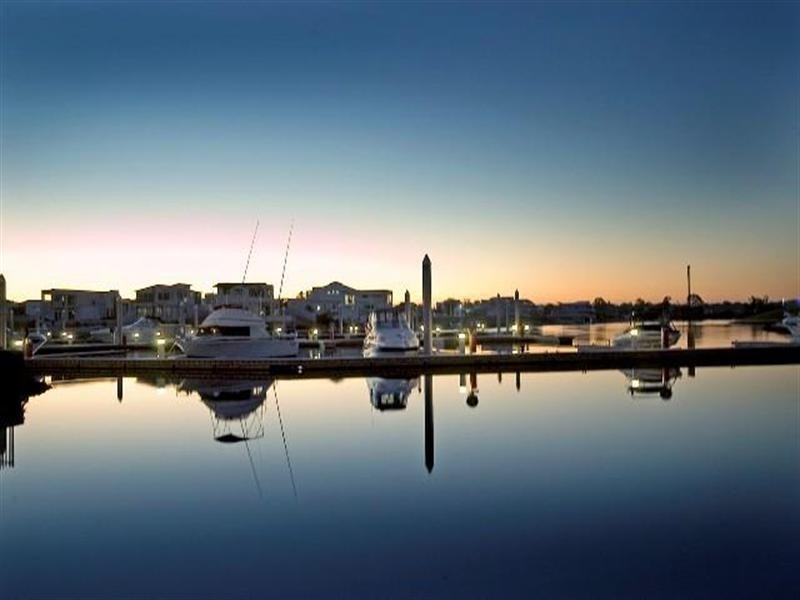 6 Riverlinks Blvd East, River Links, Helensvale QLD 4212