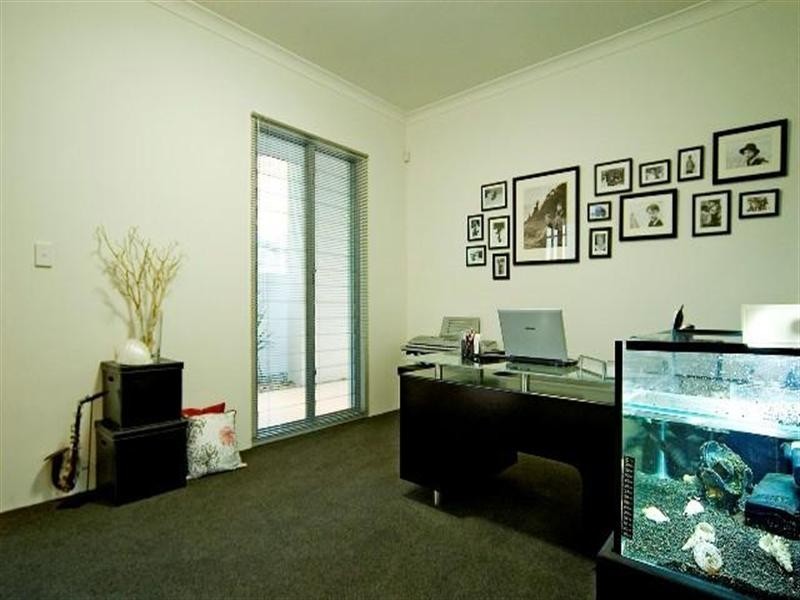 6 Riverlinks Blvd East, River Links, Helensvale QLD 4212