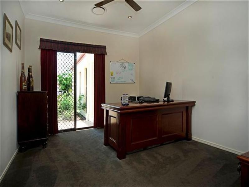 1094 Beechwood Drive, Hope Island QLD 4212