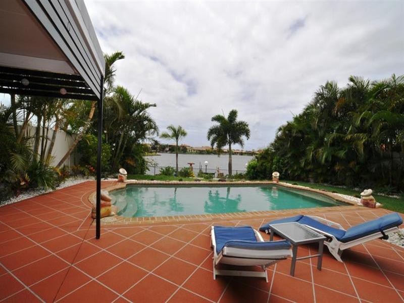 5 Eastpark Waters, Helensvale QLD 4212