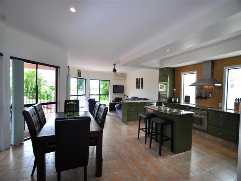 5 Eastpark Waters, Helensvale QLD 4212