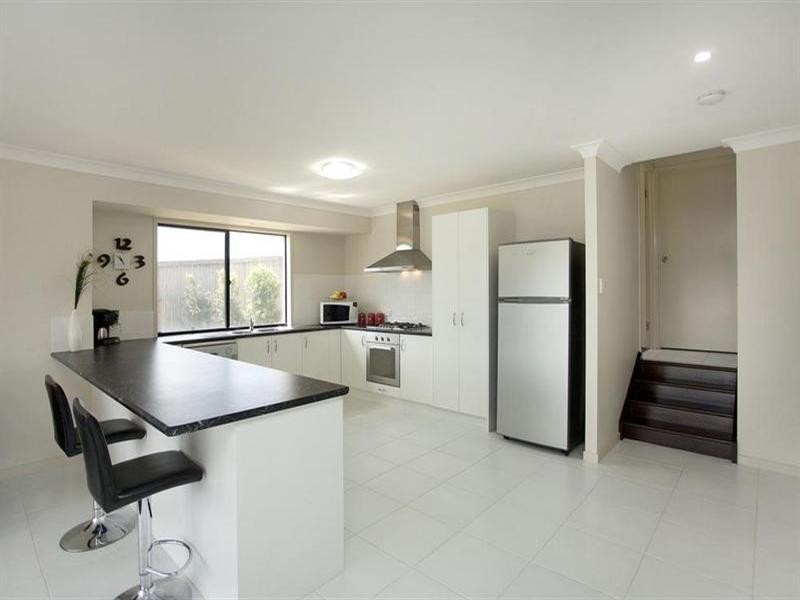 1 Wunburra Circle, Pacific Pines QLD 4211