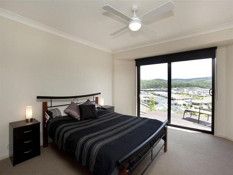 1 Wunburra Circle, Pacific Pines QLD 4211