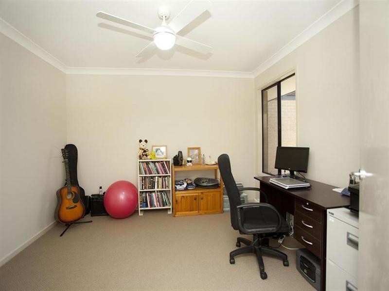 1 Wunburra Circle, Pacific Pines QLD 4211