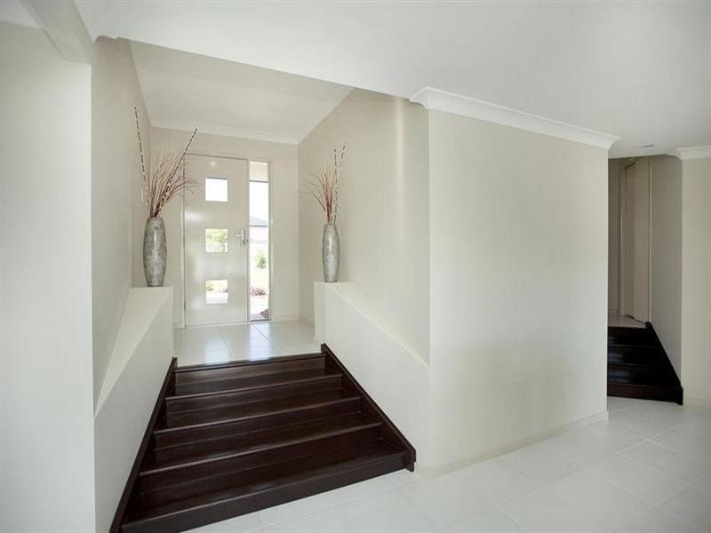 1 Wunburra Circle, Pacific Pines QLD 4211