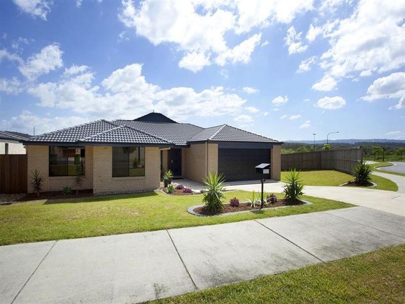 1 Wunburra Circle, Pacific Pines QLD 4211