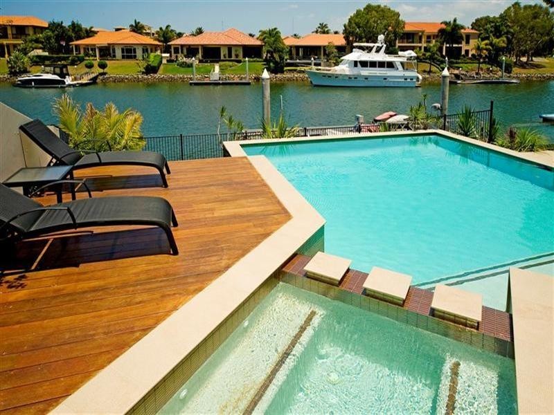 1069 Killymoon Drive, Hope Island QLD 4212