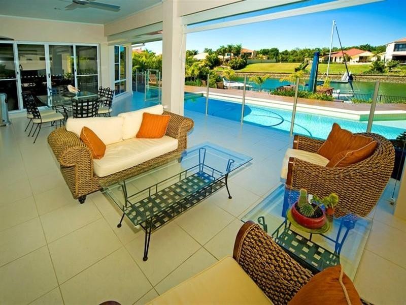 2118 Fernlea Close, Hope Island QLD 4212