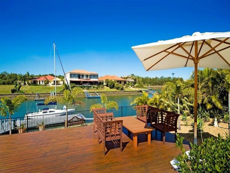 2118 Fernlea Close, Hope Island QLD 4212