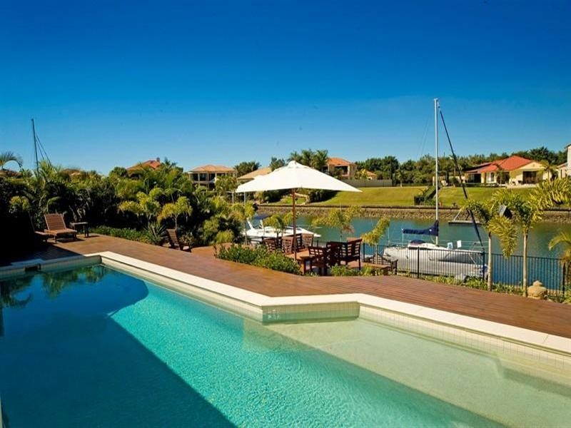 2118 Fernlea Close, Hope Island QLD 4212