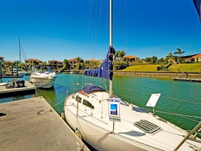 2118 Fernlea Close, Hope Island QLD 4212