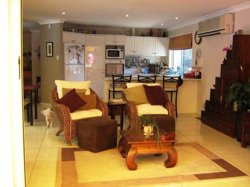 10 Creekview Street, Helensvale QLD 4212
