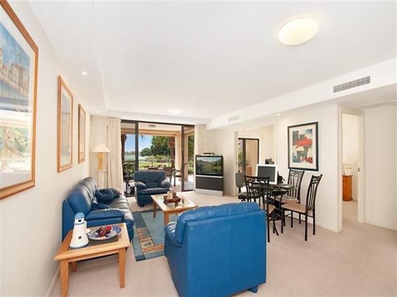 8403 Magnolia Drive, Hope Island QLD 4212