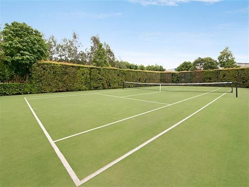 8403 Magnolia Drive, Hope Island QLD 4212