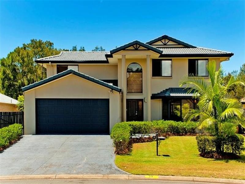19 Lakeshore Drive, Helensvale QLD 4212