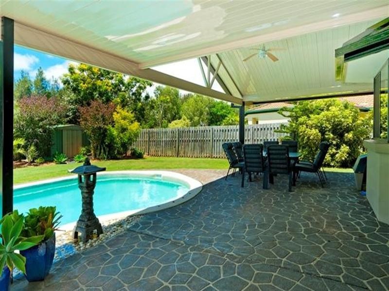 19 Lakeshore Drive, Helensvale QLD 4212