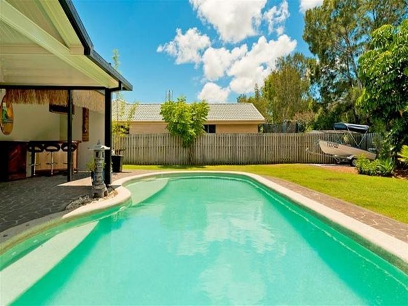 19 Lakeshore Drive, Helensvale QLD 4212
