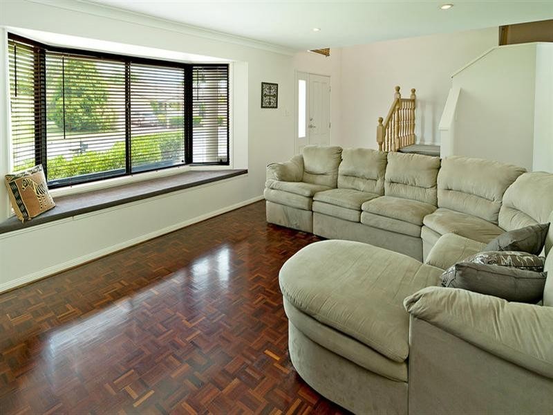 19 Lakeshore Drive, Helensvale QLD 4212