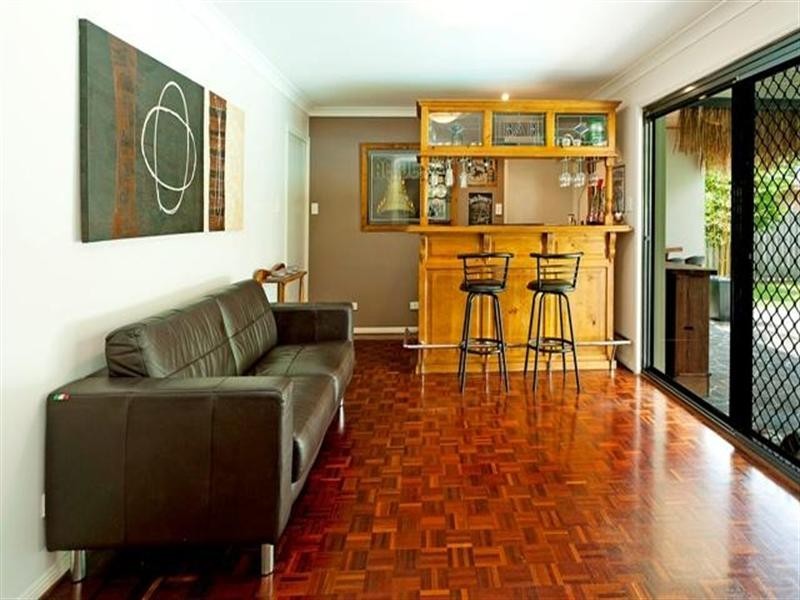 19 Lakeshore Drive, Helensvale QLD 4212