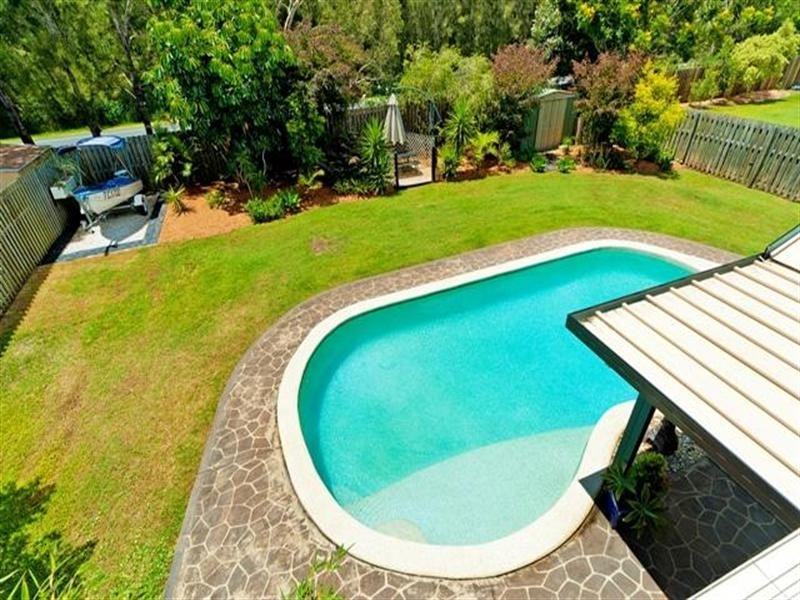 19 Lakeshore Drive, Helensvale QLD 4212