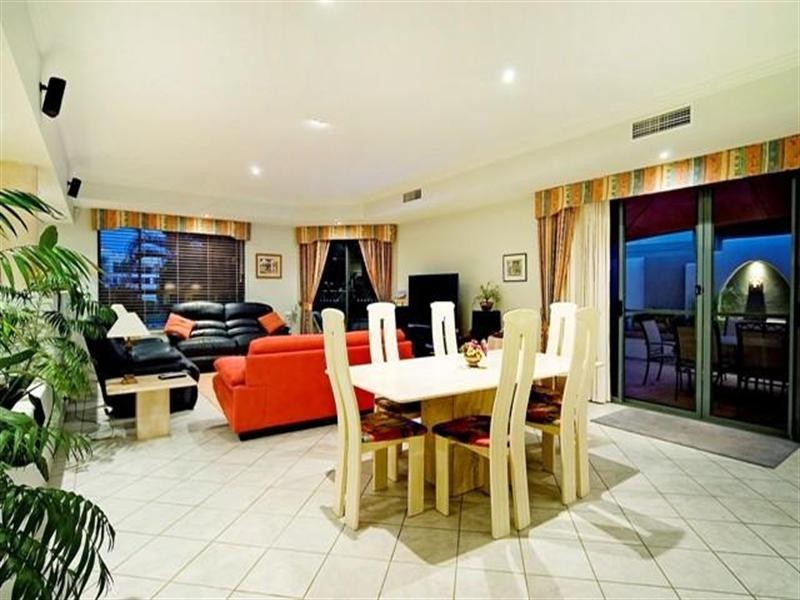 1621 Riverdale Drive, Hope Island QLD 4212
