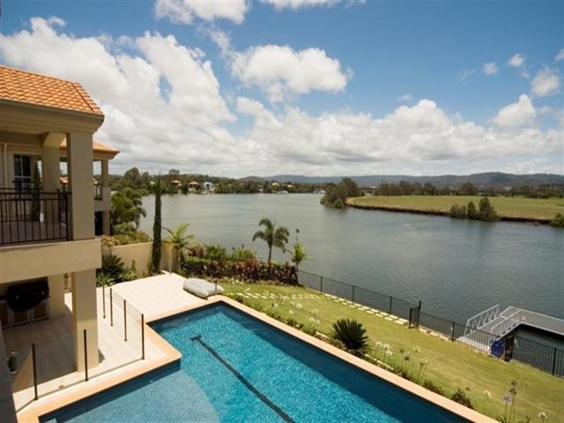 3125 Riverleigh Drive, Hope Island QLD 4212