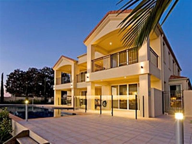 3125 Riverleigh Drive, Hope Island QLD 4212