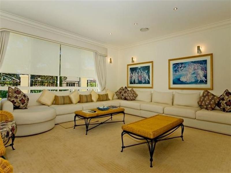 3125 Riverleigh Drive, Hope Island QLD 4212