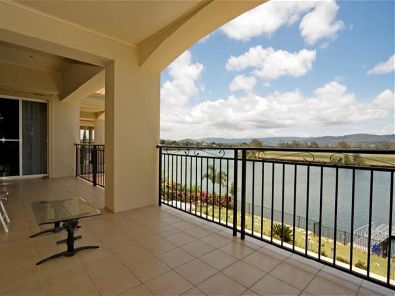 3125 Riverleigh Drive, Hope Island QLD 4212